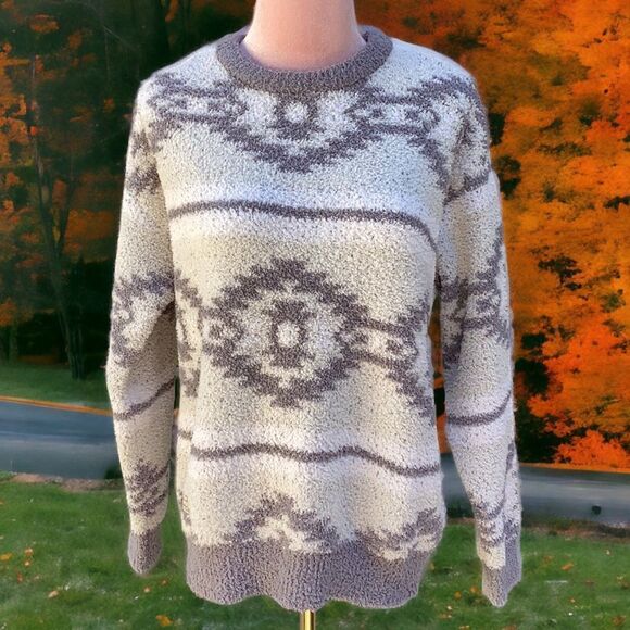 SIMPLY SOUTHERN NWT SOFT COZY SWEATER AZTEC DESIGN CREW NECK MEDIUM - Picture 3 of 8